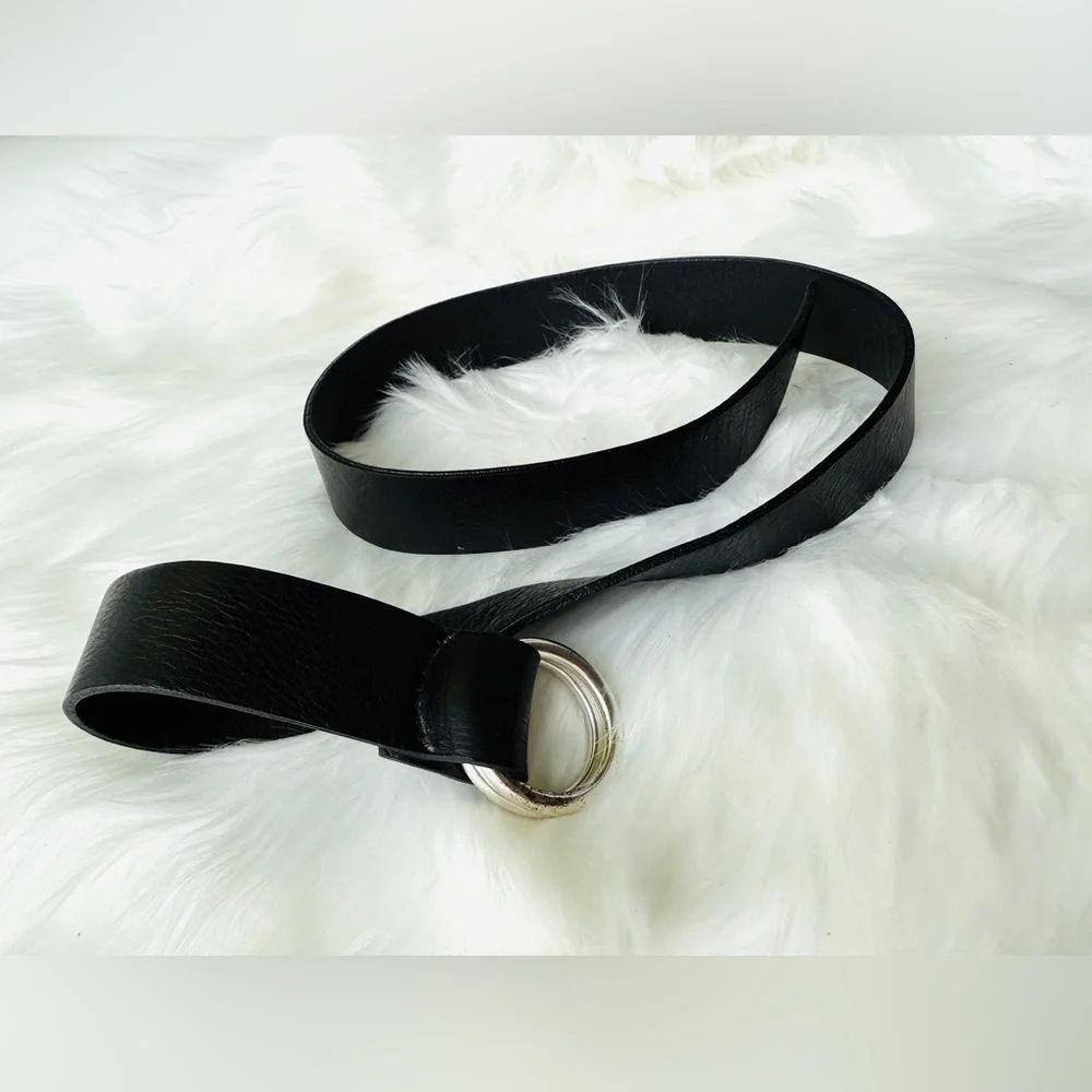 🇨🇦 Brave Leather Collection - Black with Silver hoops - Picture 3 of 5